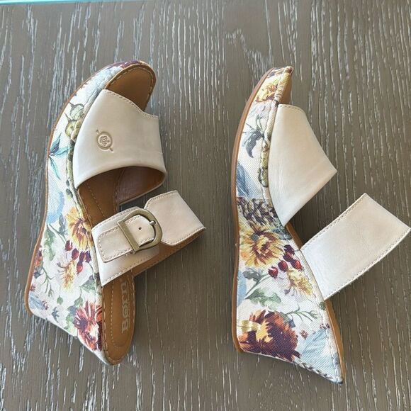 Born Women's Cream Leather Floral Print Buckle Wedge Comfortable Sandals Size 7M - Picture 9 of 12